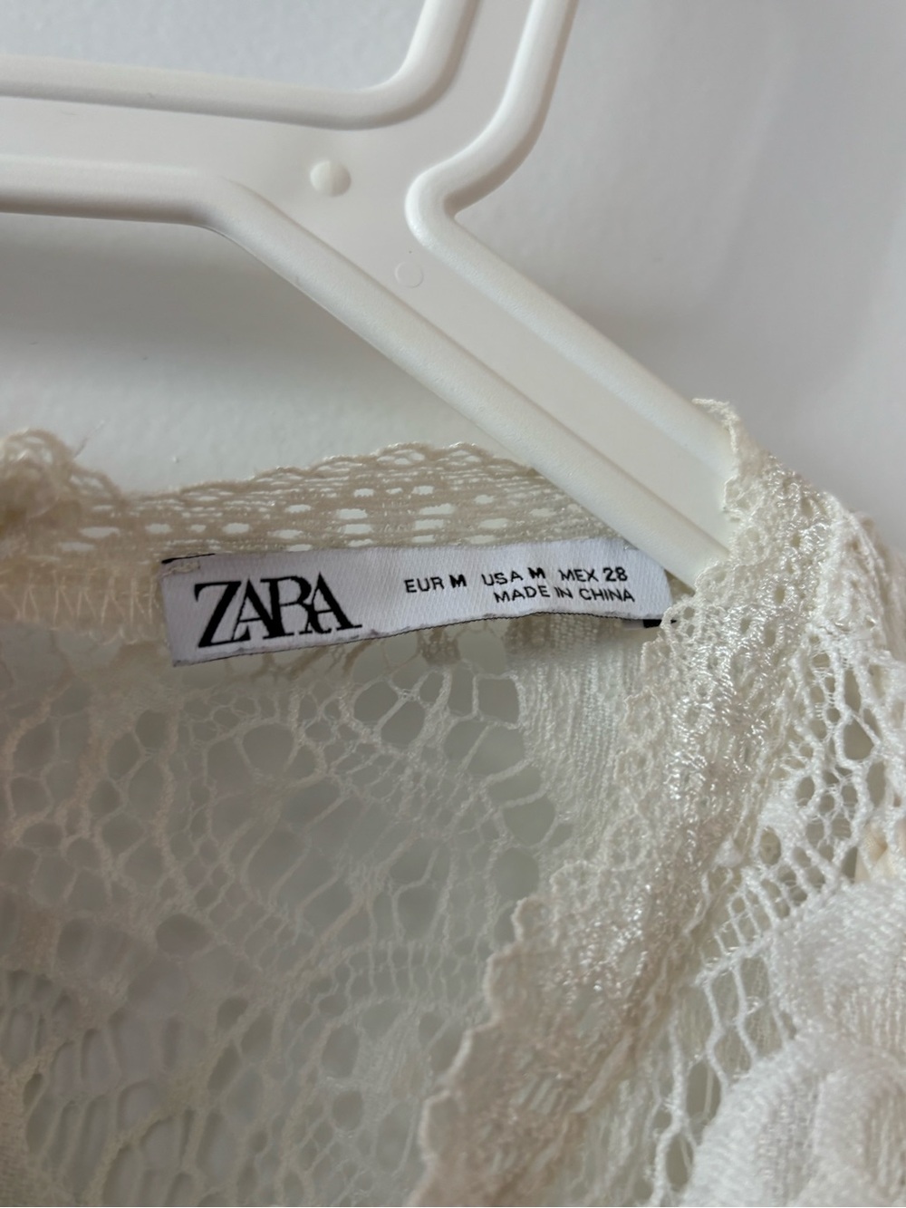 Zara Cream Lace Ruffle Shell Top - Picture 3 of 3